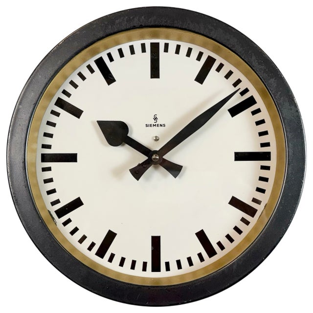 Industrial Factory Black Wall Clock from Siemens, 1950s For Sale - Image 17 of 17