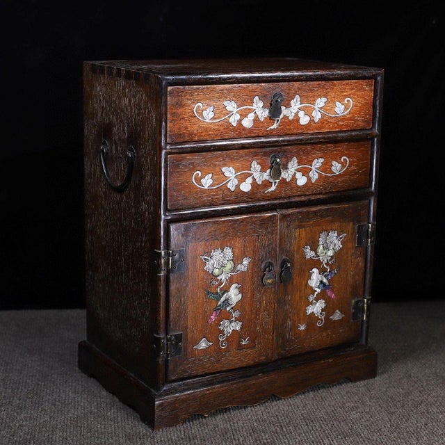 Art Deco 1970s Hardwood Table‑Top Jewelry Cabinet, Mother‑of‑Pearl Inlaid Gourd & Bird Motif Small Chest With Drawers & Cupboards For Sale - Image 3 of 9