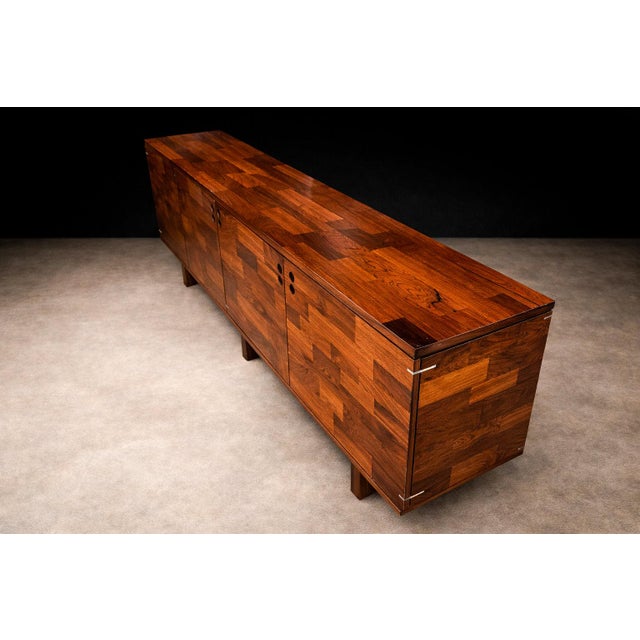 Wood Brazilian Modern Credenza “Modular” in Rosewood, Jorge Zalszupin, Brazil, 1960s — Lot 480 For Sale - Image 7 of 14