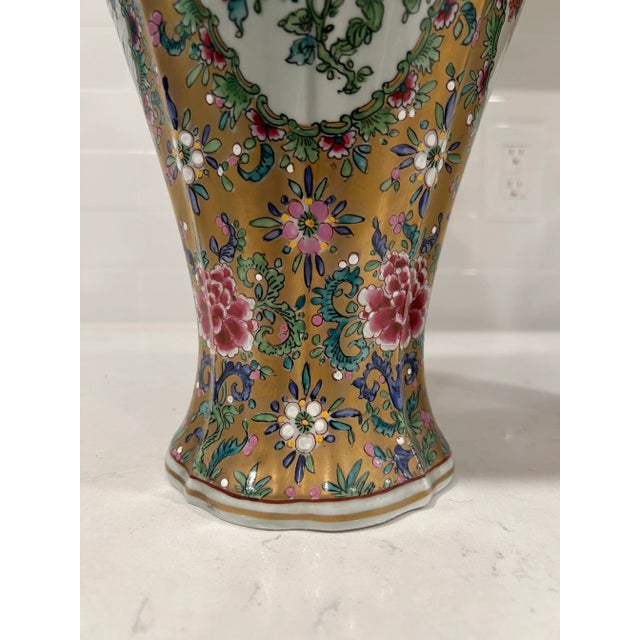 French Pair, Samson French Porcelain Famille Rose Medallion Pallet Porcelain Urns For Sale - Image 3 of 12