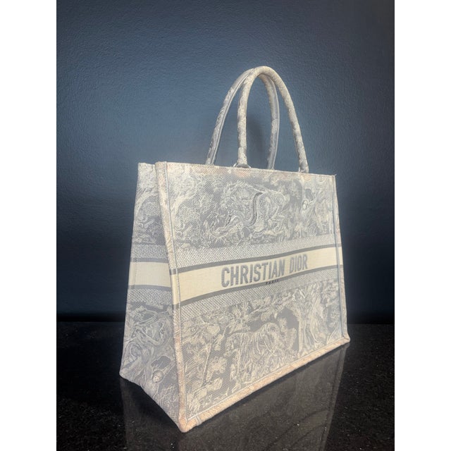 Textile Dior Medium Book Tote in Ecru & Gray For Sale - Image 7 of 8