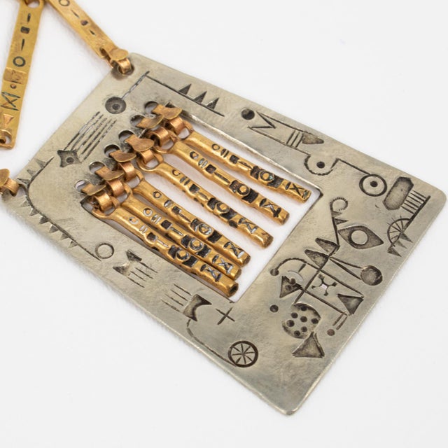 1960s Modernist Brass and Silvered Metal Hieroglyph Ethnic Graffiti Necklace For Sale - Image 5 of 10