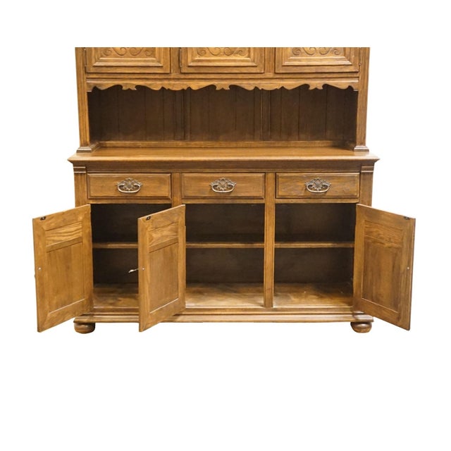 Ethan Allen Royal Charter Solid Oak 55" Buffet W. China Cabinet 16-6007 / 16-6009 For Sale In Kansas City - Image 6 of 13