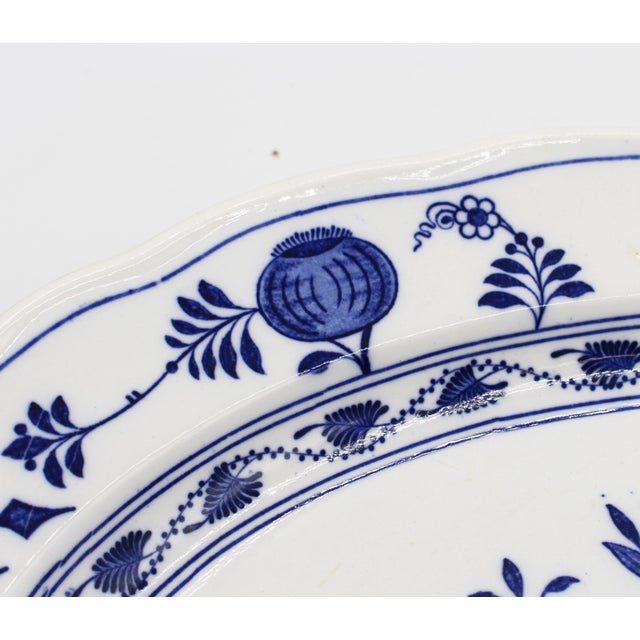 Early 20th Century English C. 1891-1911 Wedgwood Onion Pattern Meat Platter For Sale - Image 5 of 5