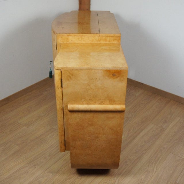 Art Deco Burr Walnut Cocktail Sidebord by Epstein Bros, 1930s For Sale - Image 6 of 9