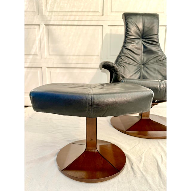 Mid-Century Modern 1970's Westnofa Norwegian Modern Reclining Lounge Chair and Ottoman For Sale - Image 3 of 18