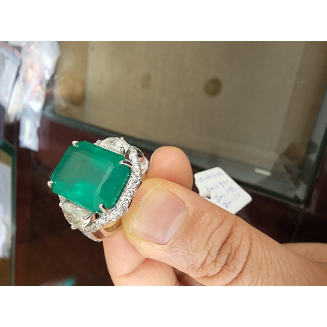 Natural Zambian Emerald 9.24 Carats and Diamonds Half Moon 1.01 Carats in 14k, Size 6 For Sale - Image 18 of 18