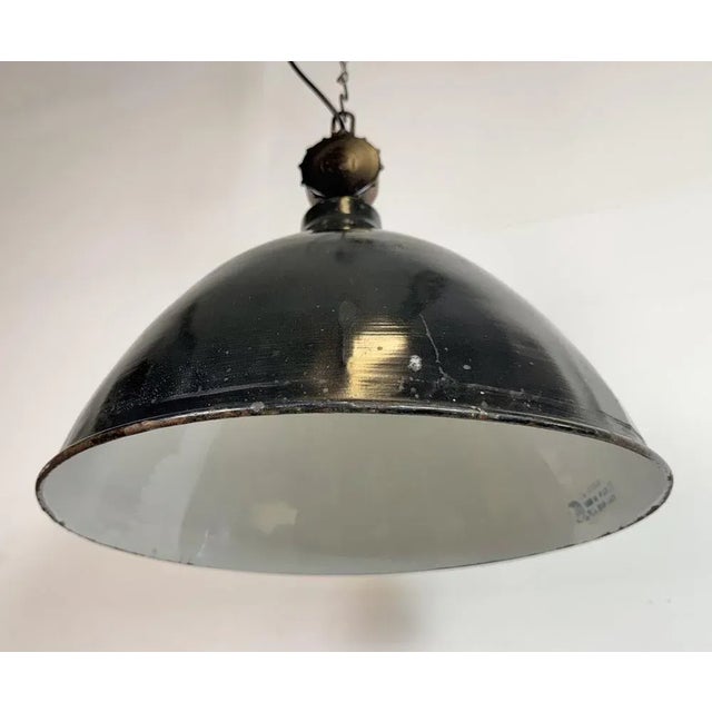Plastic East German Black Enamel Factory Light by LBD Veb Leuchtenbau, Dresden, 1950s For Sale - Image 7 of 18