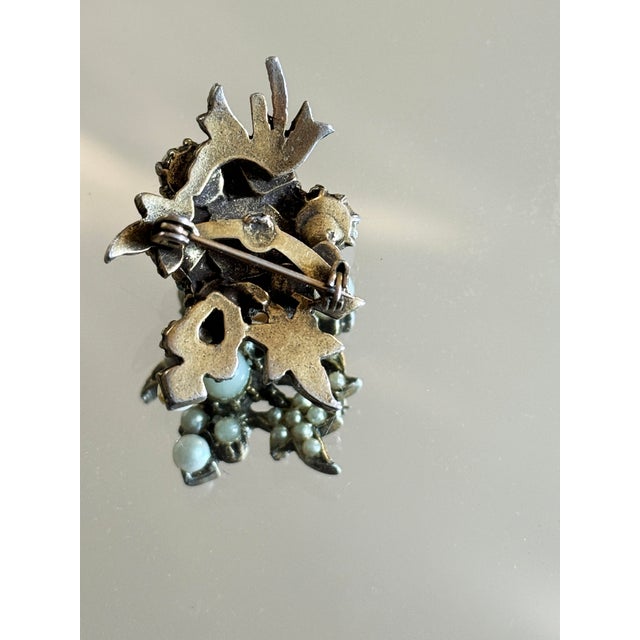Coro 1950s Floral Lucite Rose Brooch With Faux Pearls and Pastel Bead Accents For Sale - Image 4 of 7