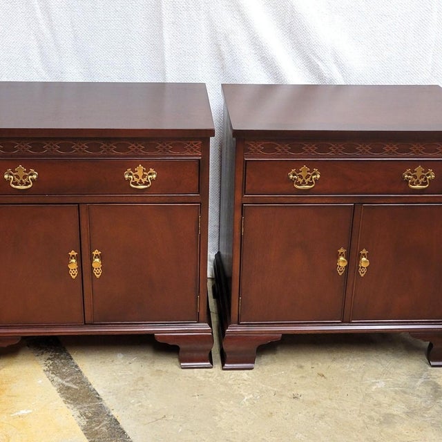 1980s Baker Furniture Chippendale Carved Mahogany Nightstands With Brass Hardware — Pair For Sale - Image 9 of 13