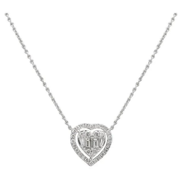 18k White Gold Heart Shape Diamond Modern Chain Necklace for Women For Sale In New York - Image 6 of 13
