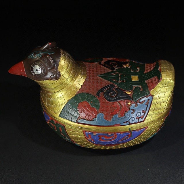 Lacquerware Eagle Box – 12" Painted Bird-Form Container For Sale - Image 4 of 9