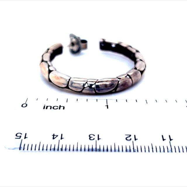 Traditional 1990s Pair of John Hardy Estate Pebble Hoop Earrings Sterling Silver For Sale - Image 3 of 6