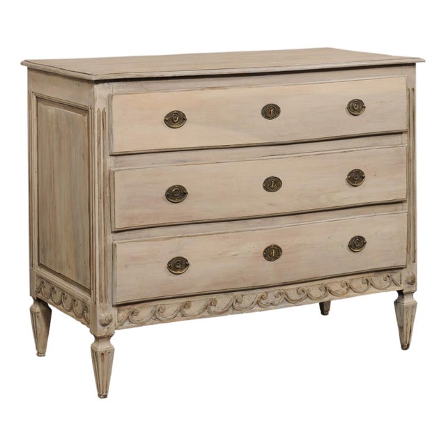 18th Century French Commode w/Vitruvian Wave Trim For Sale