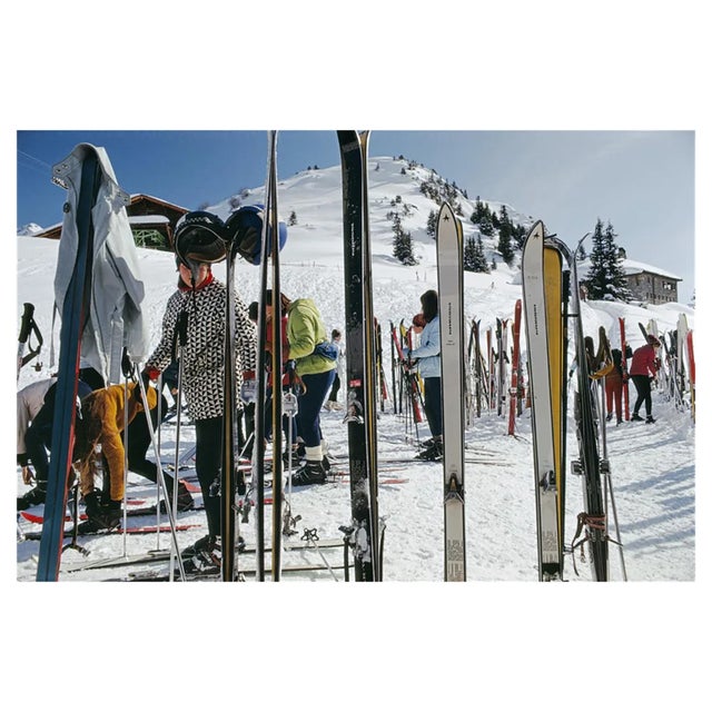 Slim Aarons, Skiers at Gstaad, Estate Stamped Photographic Print, 1969 / 2020s For Sale