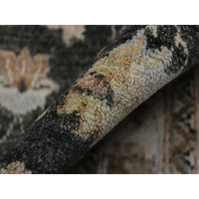 1990s Boho Chic Gray/Ivory Hand-Knotted Wool Rug - 2′8″ × 8′1″ For Sale - Image 4 of 8