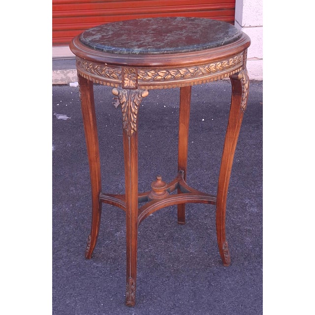 20th Century Louis XV French Carved Foliate Giltwood and Marble Top Side Table For Sale - Image 9 of 12