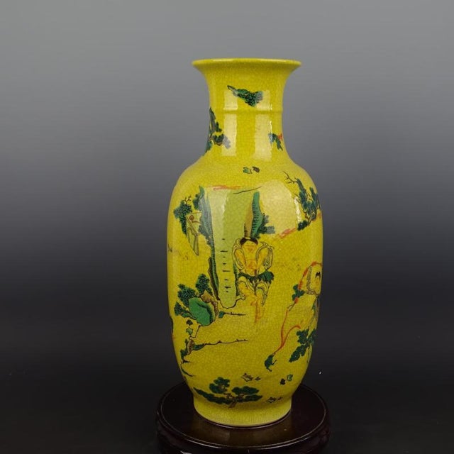 Chinese Ceramic Qing Dynasty Qianlong Marked Yellow Ground Crackle Glaze Porcelain Vase Hand Painted Figures Pattern For Sale In Seattle - Image 6 of 6
