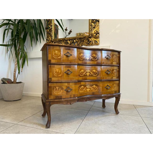 Beautiful 3-drawer chest in Baroque style. Dimensions: Height x Width x Depth 76 x 89 x 36 cm. For sale is a very...