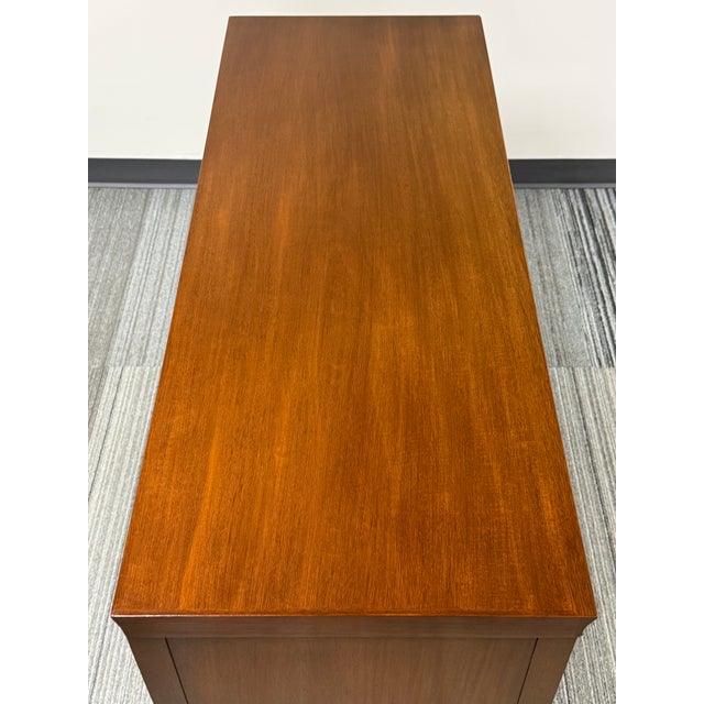 1950s Mid-Century Mahogany Credenza / Sideboard ~ Great as Tv Stand For Sale - Image 5 of 13