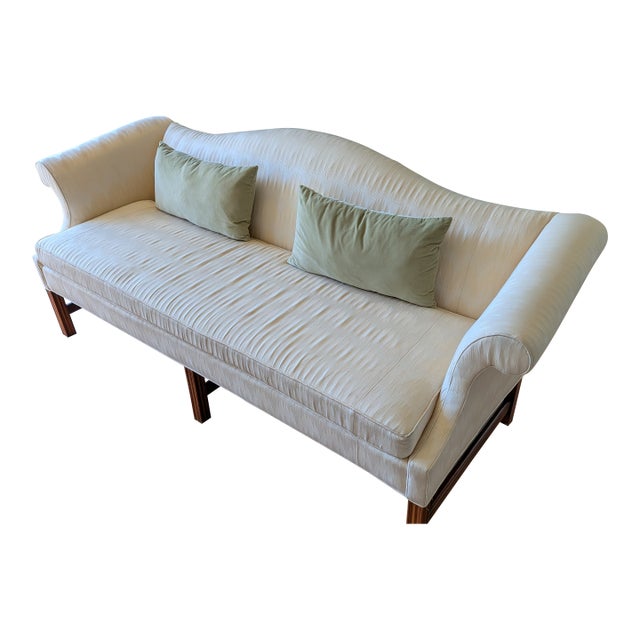 Vanguard Furniture Classic Cream Camel Back Sofa Settee Loveseat W/ Pillows For Sale