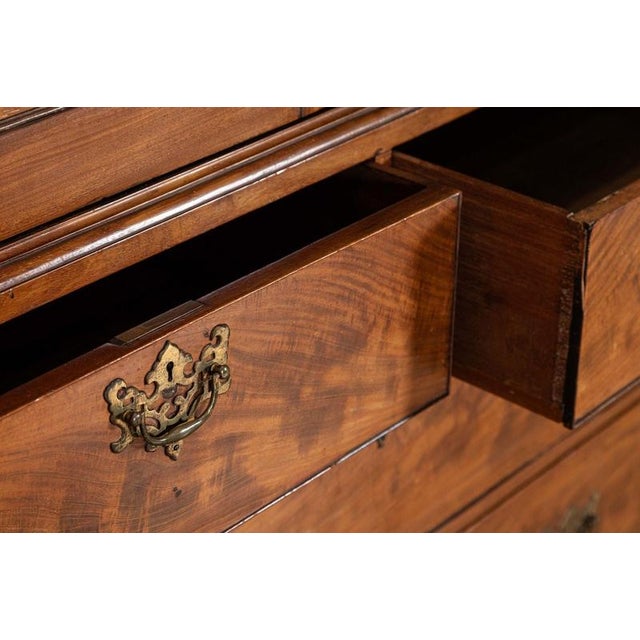 English George III Walnut Linen Press, 1800 For Sale - Image 10 of 16