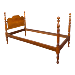 Early 20th Century Richter Maple Twin Beds