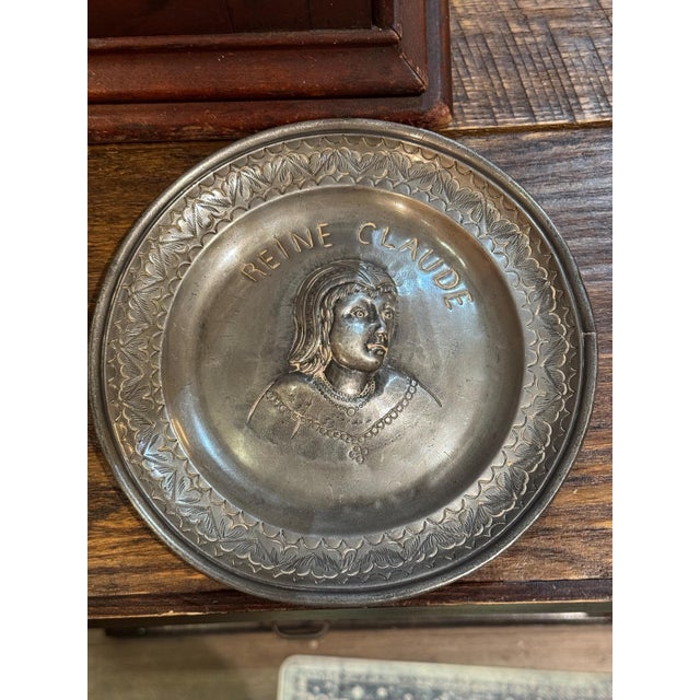 Late 18th Century Pewter Plates feat. French King Henri II & Queen Claude For Sale - Image 4 of 10