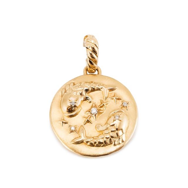 Modern David Yurman 18k Yellow Gold 0.03ct Round Diamond Pisces Amulet Charm Pendant For Sale - Image 3 of 8