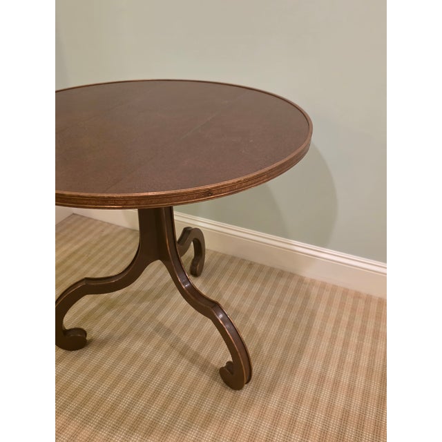 2000 - 2009 Vintage Rose Tarlow Melrose House 28" Accent Table For Sale - Image 5 of 16