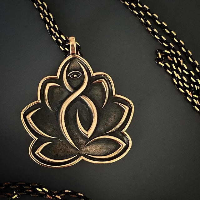 Metal Hope Lotus Flower Protective Chain Necklace For Sale - Image 7 of 9