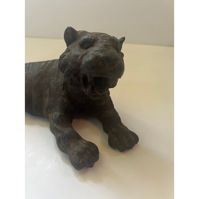 1920s Antique Bronze Tiger Laying Down For Sale - Image 5 of 10