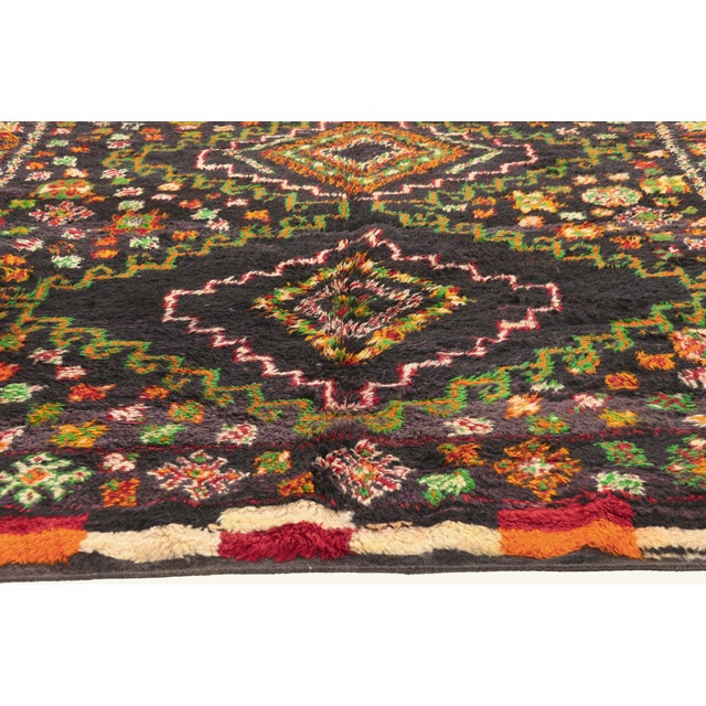 Berber Tribes of Morocco Vintage Beni M'Guild Moroccan Rug, 05'07 X 09'10 For Sale - Image 4 of 10