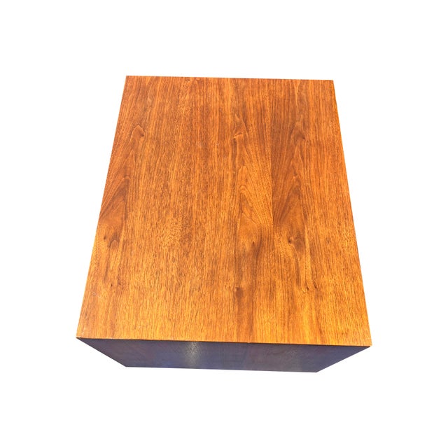 Vintage Mid Century Modern End or Side Table Nightstand in Danish Style For Sale In New York - Image 6 of 7