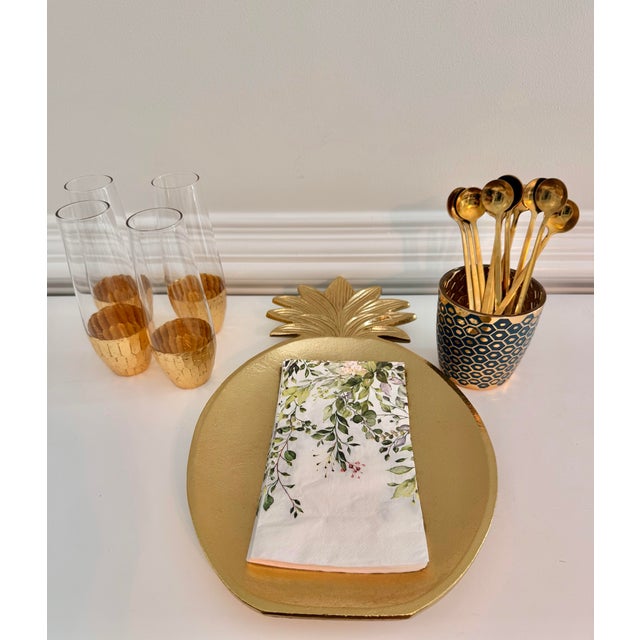 Late 20th Century Gold Cast Aluminum Pineapple Serving Tray – 15.5” Hollywood Regency Tropical Decor For Sale In Charleston - Image 6 of 6