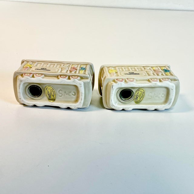 1960s Vintage Boho Chic Americana San Francisco Cable Car Salt & Pepper Shakers - A Pair. For Sale - Image 9 of 12