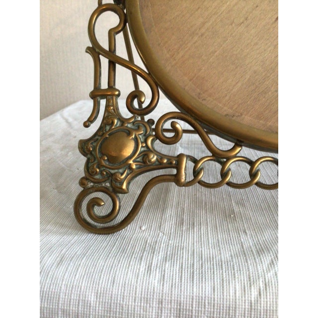 Metal 1900's English Scrolled Brass Circular Picture Frame With Medallion Accents For Sale - Image 7 of 11