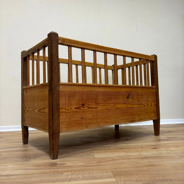 Antique Baby Bed in Softwood, 1900 For Sale - Image 4 of 10