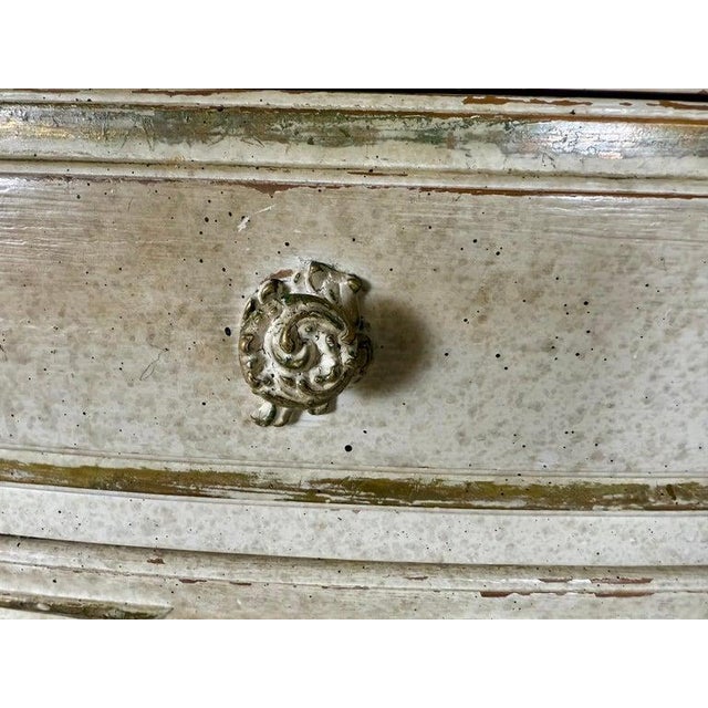 Wood Early 20th Century Pair of Louis XV–Style Painted Chests With Antiqued Marbled-Foxed Mirror Tops For Sale - Image 7 of 17