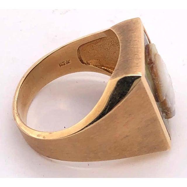 14 Karat Yellow Gold Mother of Pearl Cameo Contemporary Ring For Sale In New York - Image 6 of 11