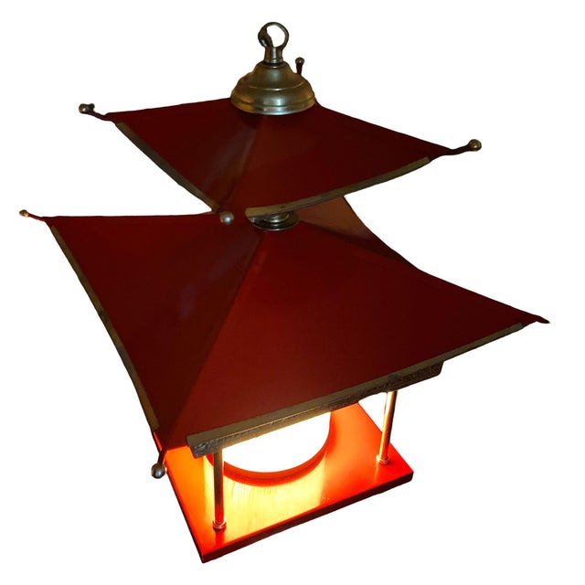 Metal 1950s Mid-Century Modern Pagoda Enameled Red Metal & Gold-Tone Tole Chinoiserie Chandelier For Sale - Image 7 of 18