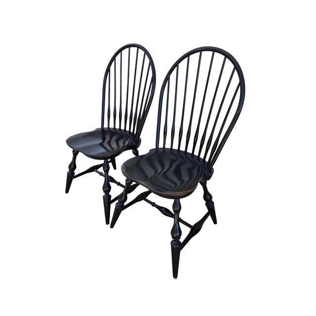 Nichols & Stone 1990s 2 Nichols & Stone Windsor Side Chairs Bow Back Saddle Seat Distressed Country For Sale - Image 4 of 15