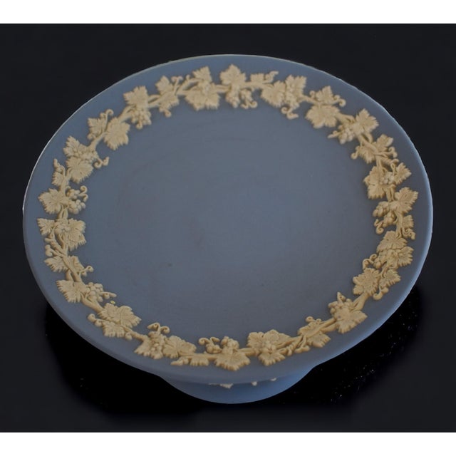 1970s Vintage 70s Wedgwood Jasperware Small Pedestal Stand, 3D Grapevine Motif For Sale - Image 5 of 7