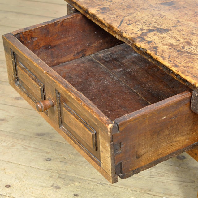 Early 18th Century Spanish Chestnut Table, 1700 For Sale - Image 5 of 16