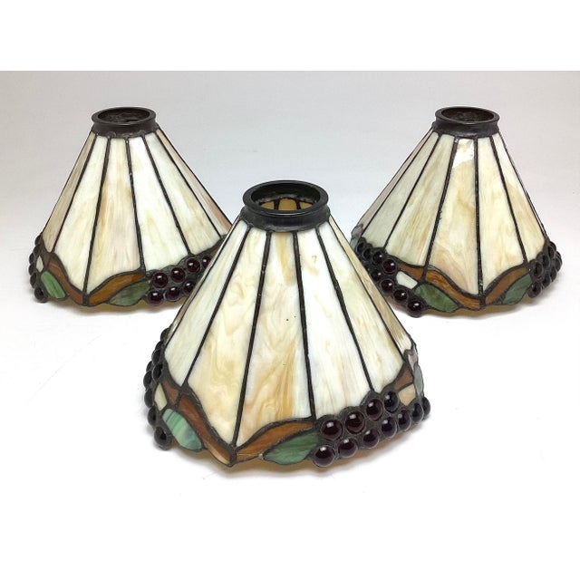 Victorian 1990s Set of Three (3) Tiffany Style Slag Glass Lamp Shades Multicolor For Sale - Image 3 of 5