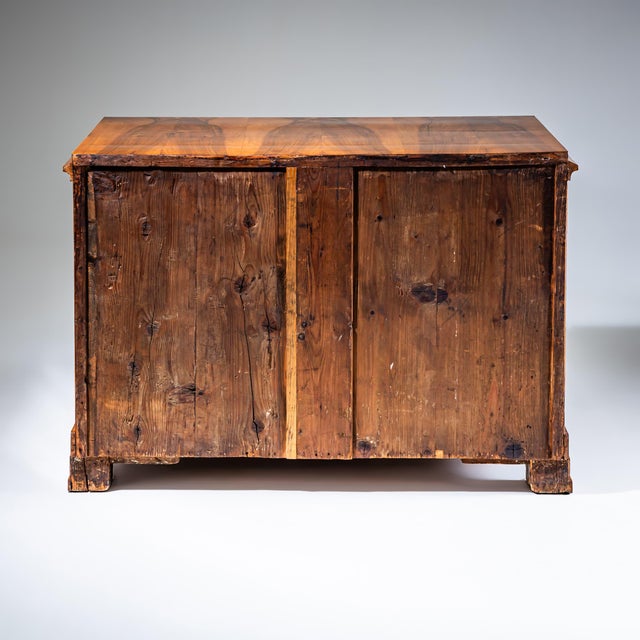 Biedermeier Chest of Drawers in Walnut, Austria, 1820 For Sale - Image 3 of 9