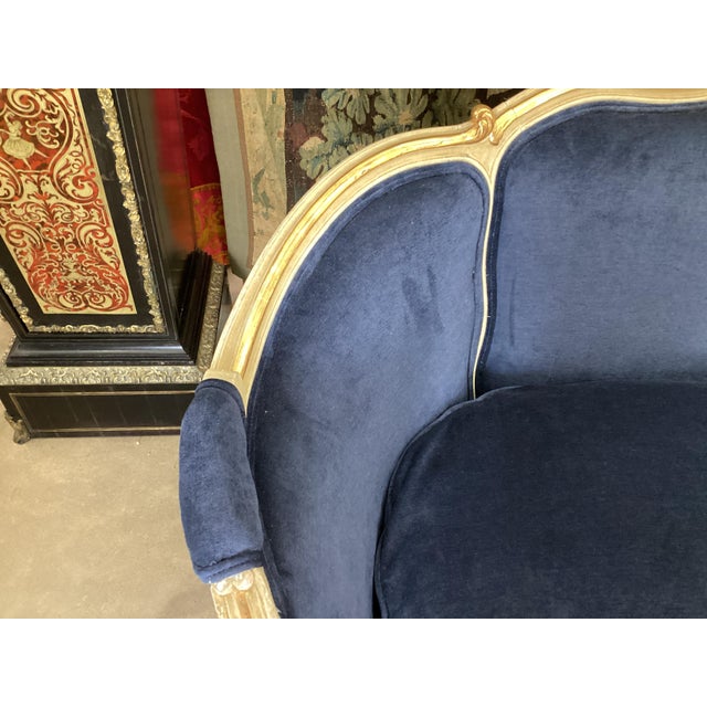 Antique Louis XV Style Painted and Gilt Settee For Sale In Raleigh - Image 6 of 9