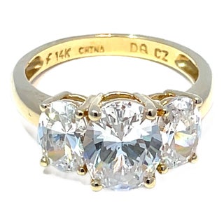 14k Yellow Gold 3 Oval Zircon Ring, Size 6 For Sale