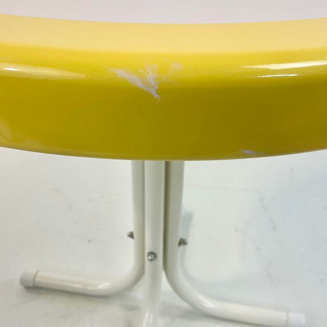 1970s Vintage Boho Chic Americana Metal Outdoor Side Table. For Sale - Image 12 of 12