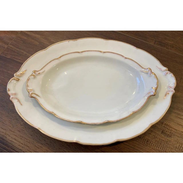 If you’re in the mood to set a refined, elegant table, you’ve arrived! This Austrian set (Victoria pattern, wouldn’t you...